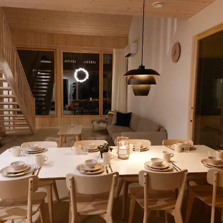 Naeaedaenpesae A Ja B Holiday home